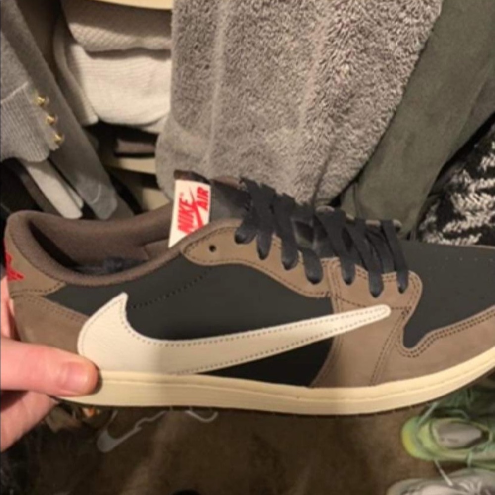 SOLD ON EBAY Nike Air Jordan 1 low (Travis Scott Edition)